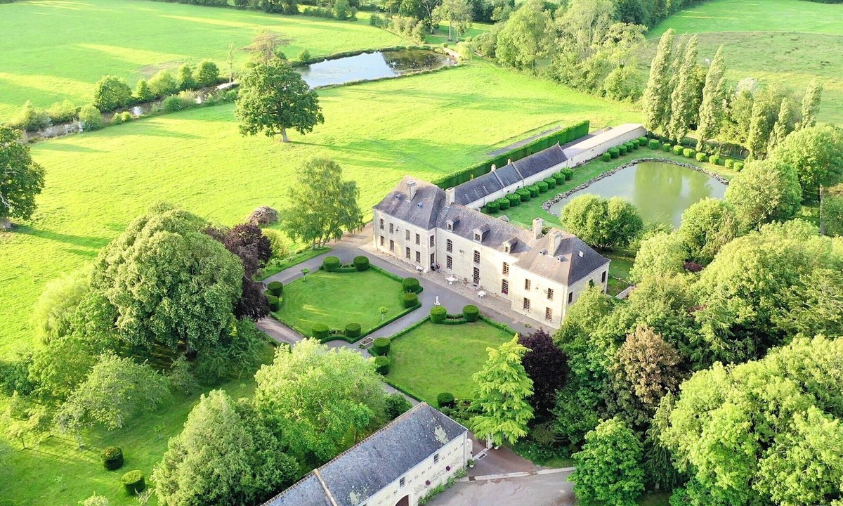 Anctoville Hotel | Château du Bû