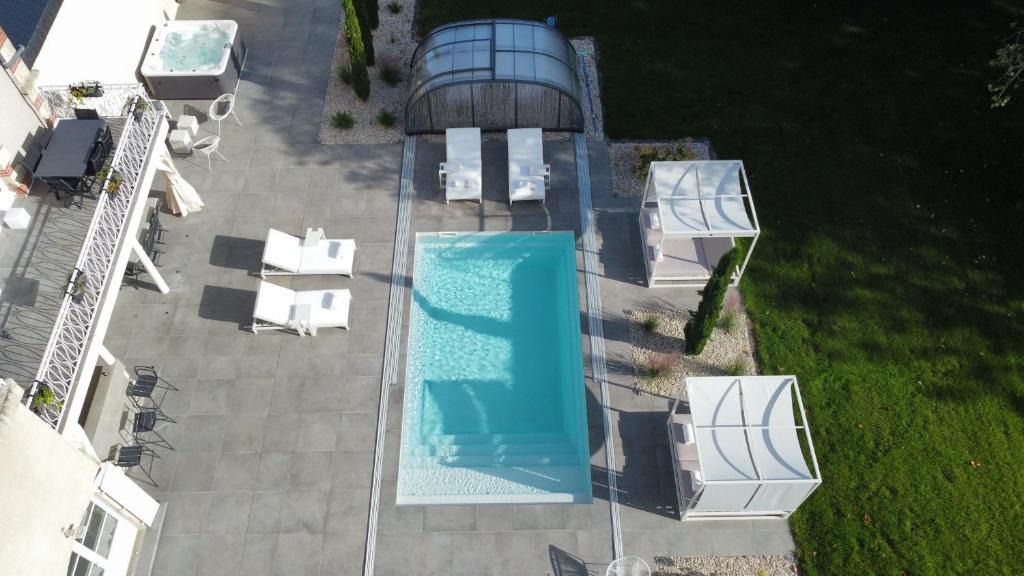 Lys-Haut-Layon Bed & Breakfast | Château du Beugnon