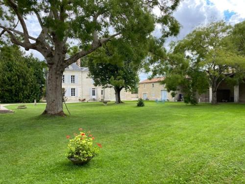 Marsais Villa | Château EMILE HAROCH