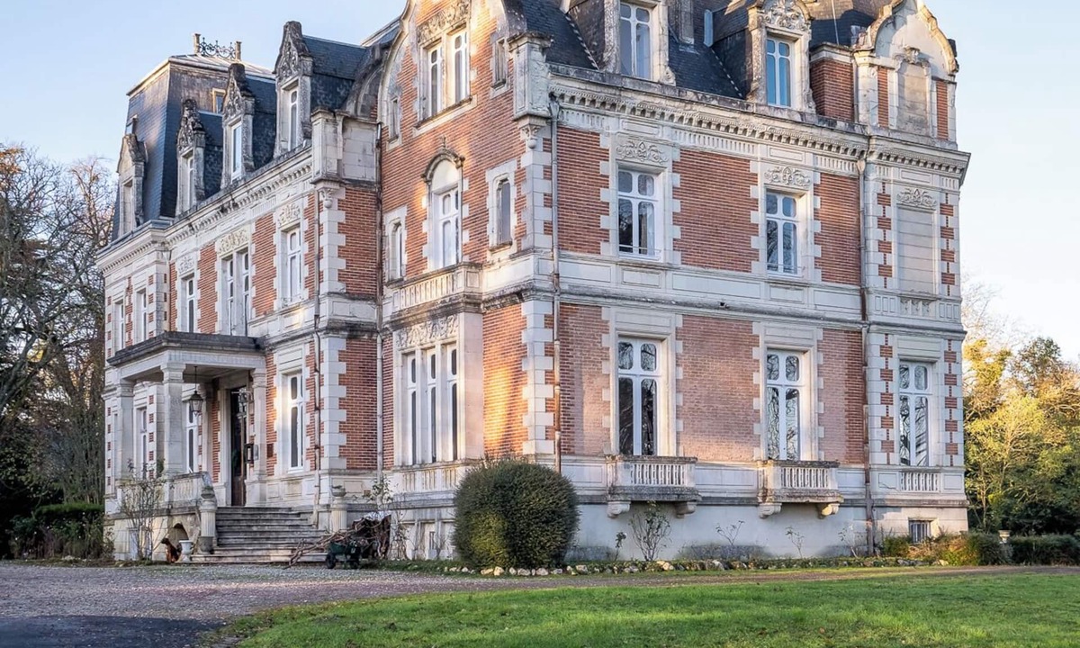 La Membrolle-sur-Choisille Hotel | Château de l'Aubrière