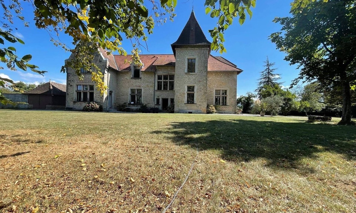 Saint-Clair-de-la-Tour House | Château du Mouillat