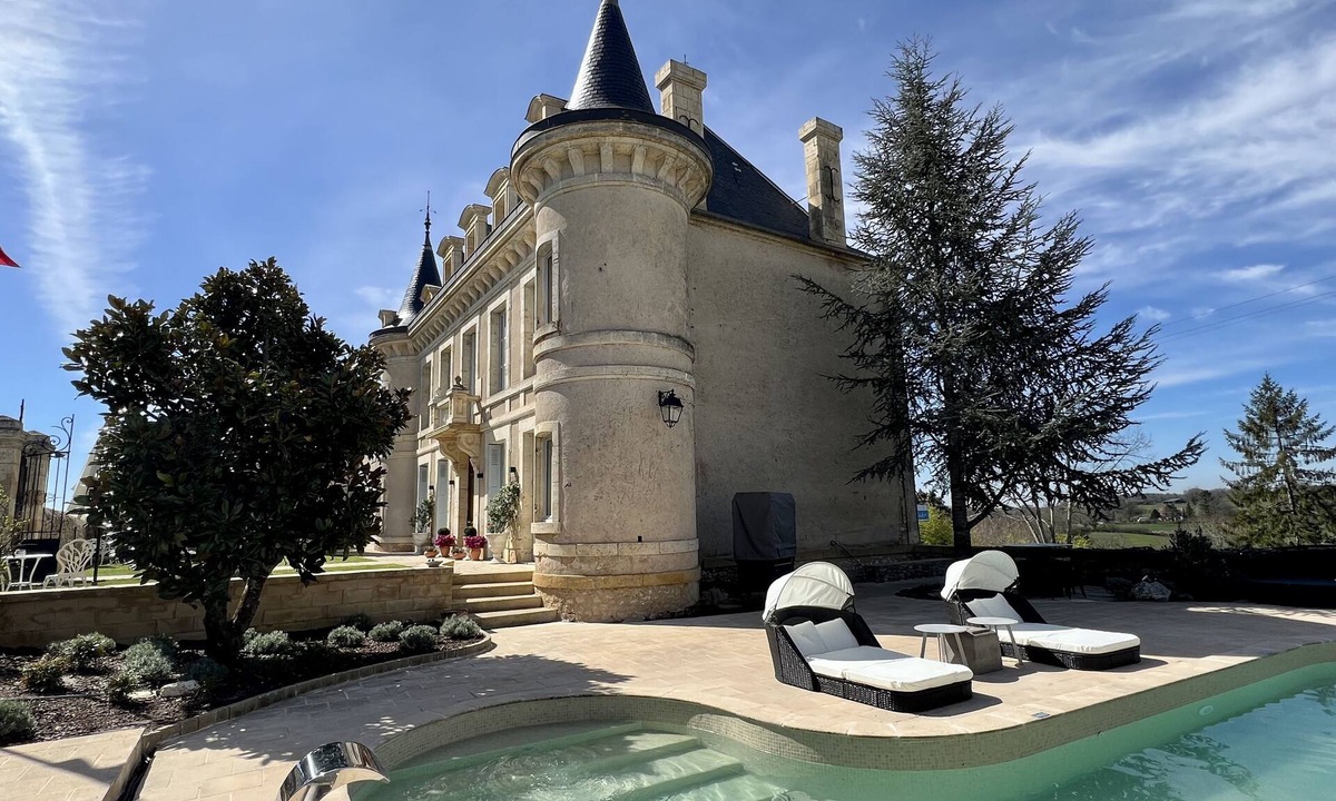 Monpazier Hotel | Château Hôtel Edward 1er