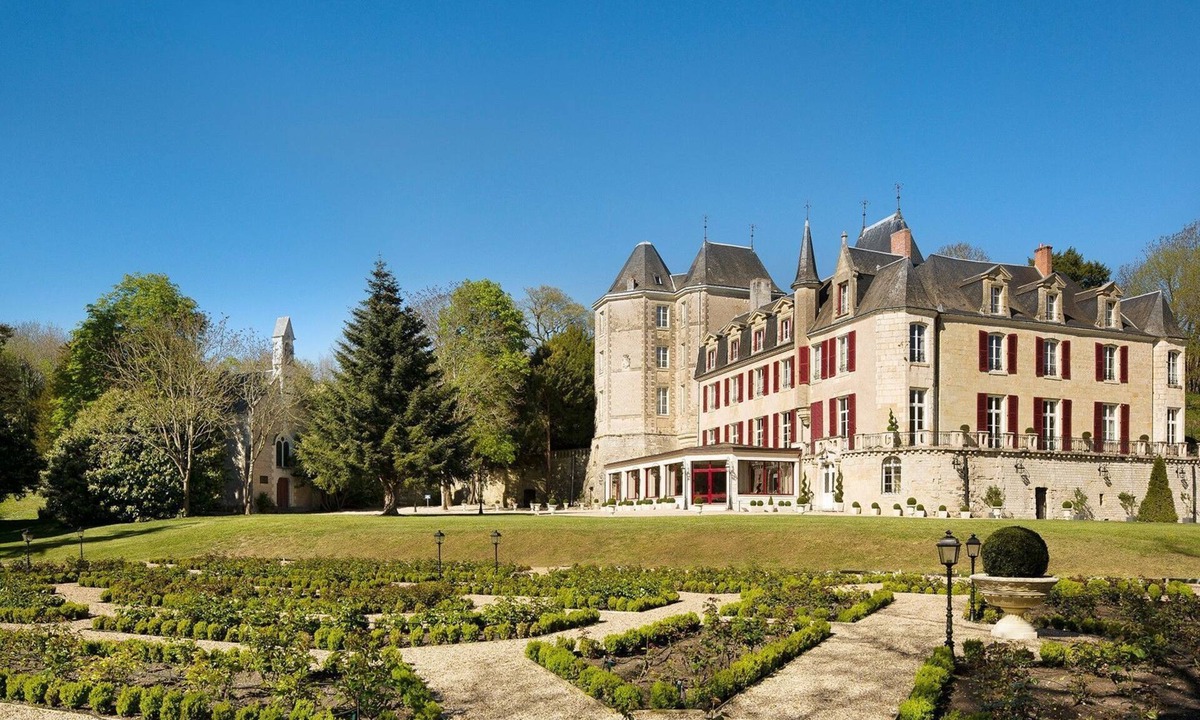 Sepmes Hotel | Château Laroche-Ploquin