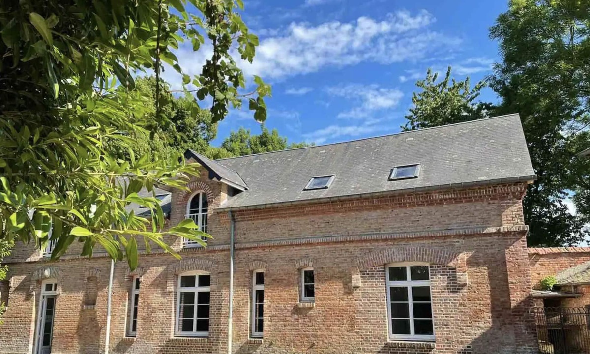 Quesnoy-le-Montant House | Château Le Bas Bleu, Independence House: 12p