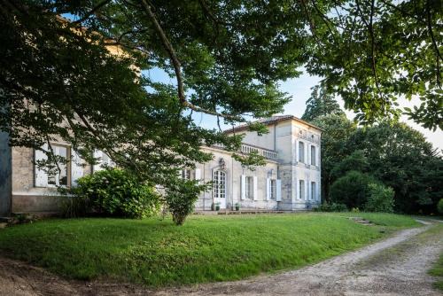 Pessac-sur-Dordogne Bed & Breakfast | Château Le Méjean