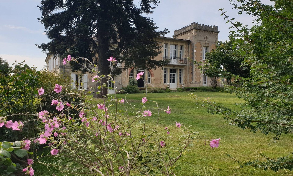 Saint-Ciers-de-Canesse Other | Château Les Tours Séguy