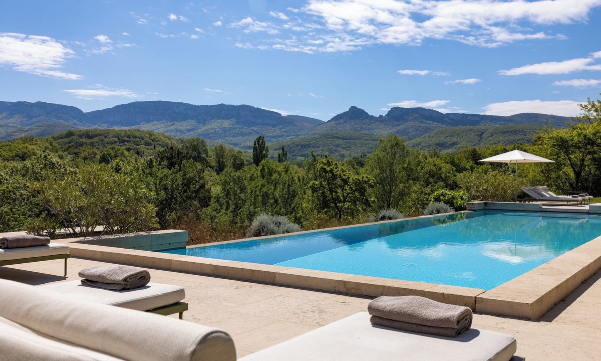 Charols Hotel | Château les Oliviers de Salettes