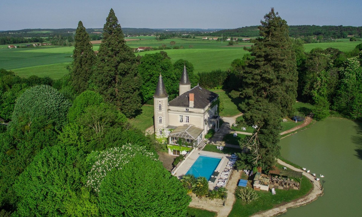 Tournon-Saint-Pierre Other | Château les Vallées