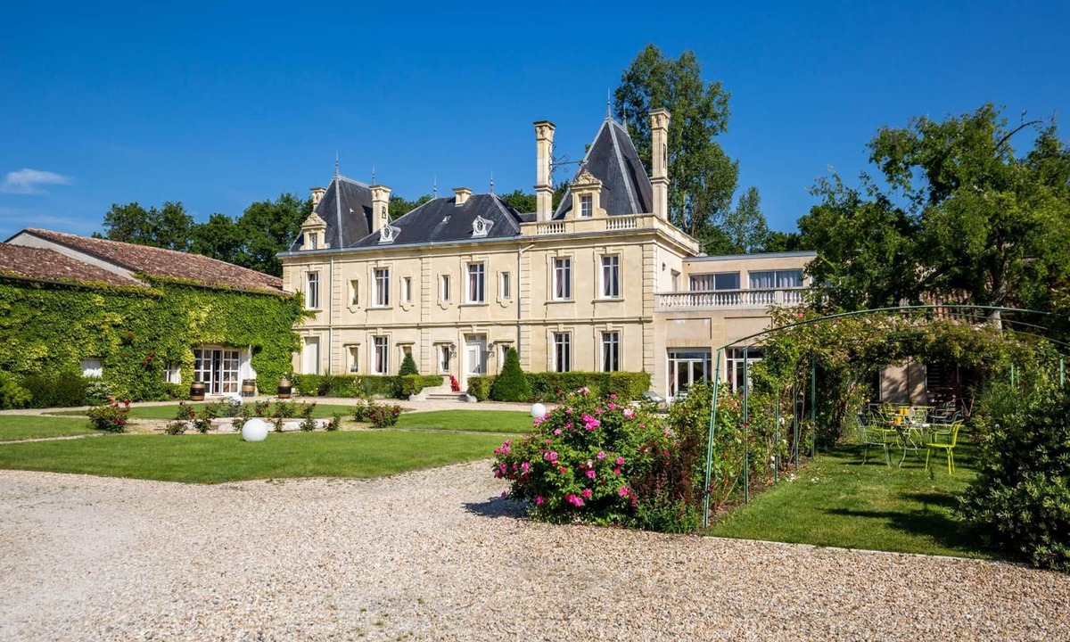 Avensan Hotel | Château Meyre