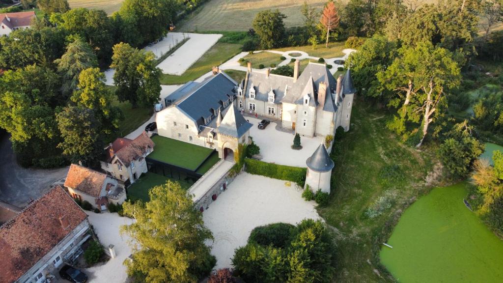 Neuvy Bed & Breakfast | Château Origny - Moulins
