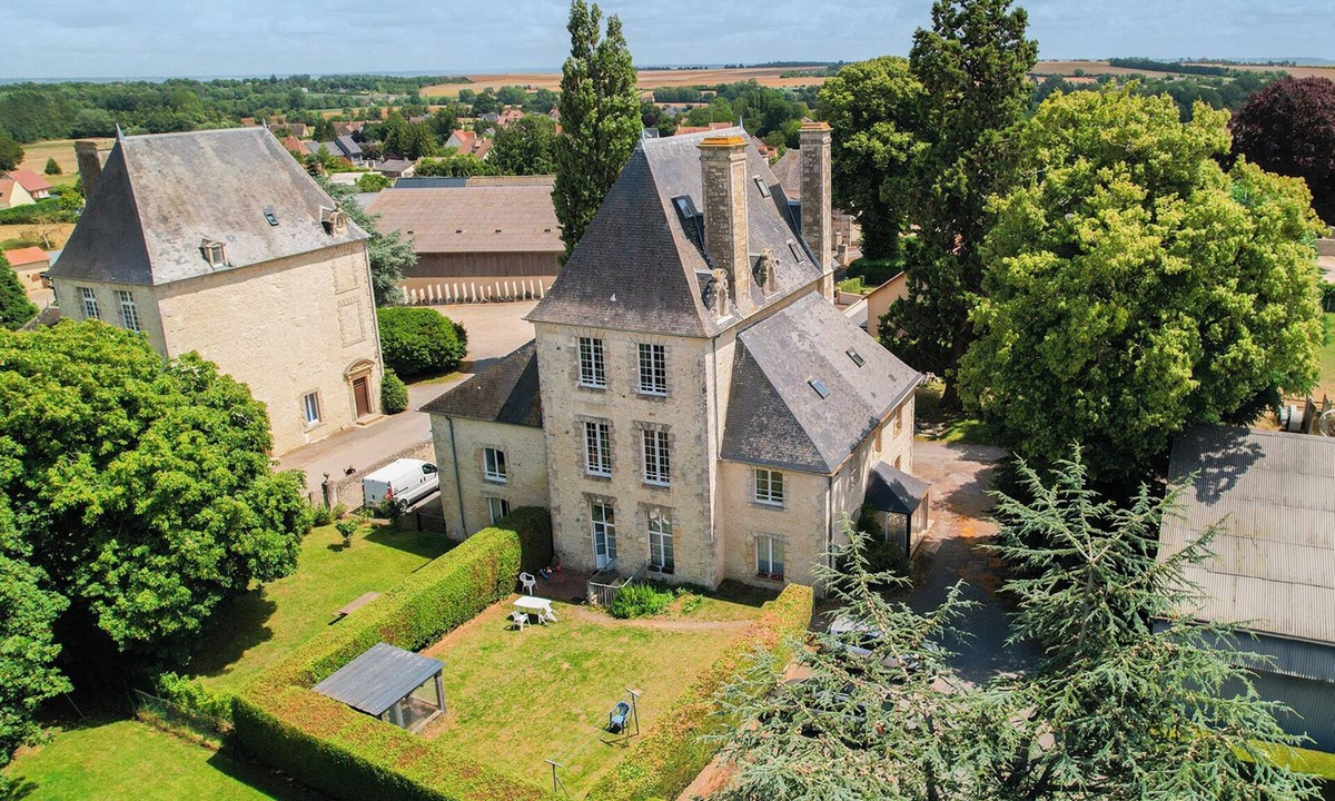 Bons-Tassily Apartment | Château Turgot Gîtes