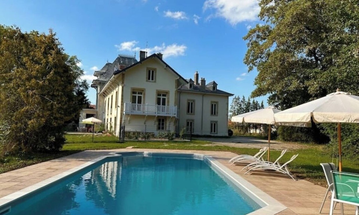 Vaudoncourt Other | Château Viéndal, Banda apartment