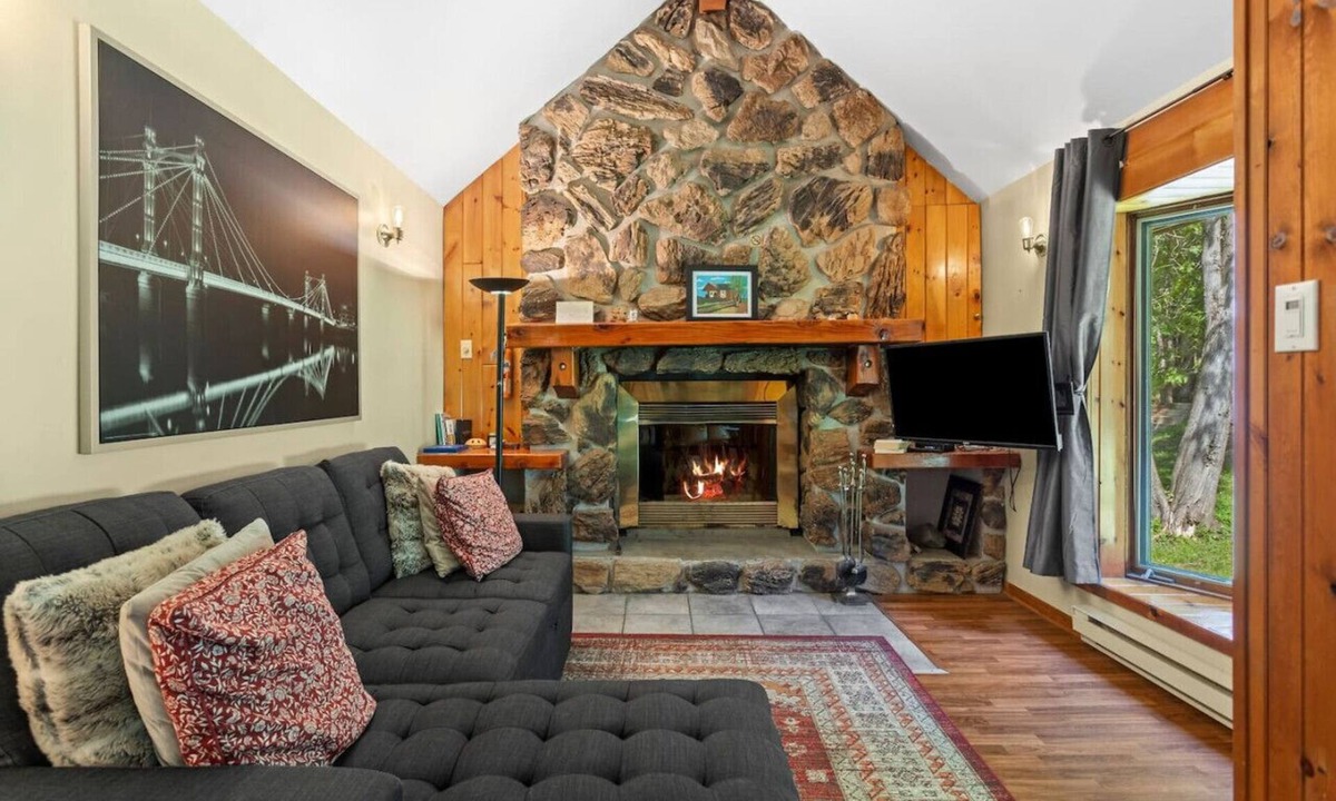 Sainte-Lucie-des-Laurentides Ski Chalet | Chalet Mon Repos - Lac Sarrazin avec embarcations