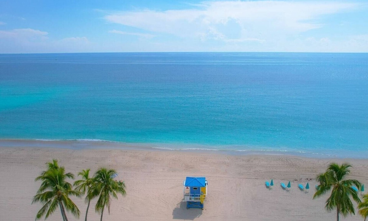 Hollywood Resort | CH Luxury Corner and Wraparound Ocean Balcony-CS42