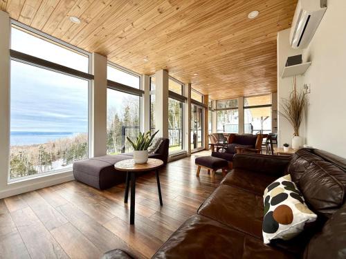 Petite-Riviere-Saint-Francois Ski Chalet | Chalet aux ℳille et une vues