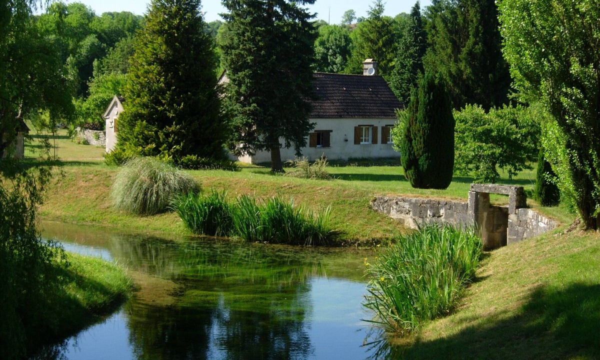 Druyes-les-Belles-Fontaines Cottage | Charming ECOLOGICAL gîte * in Burgundy - Ecolieu