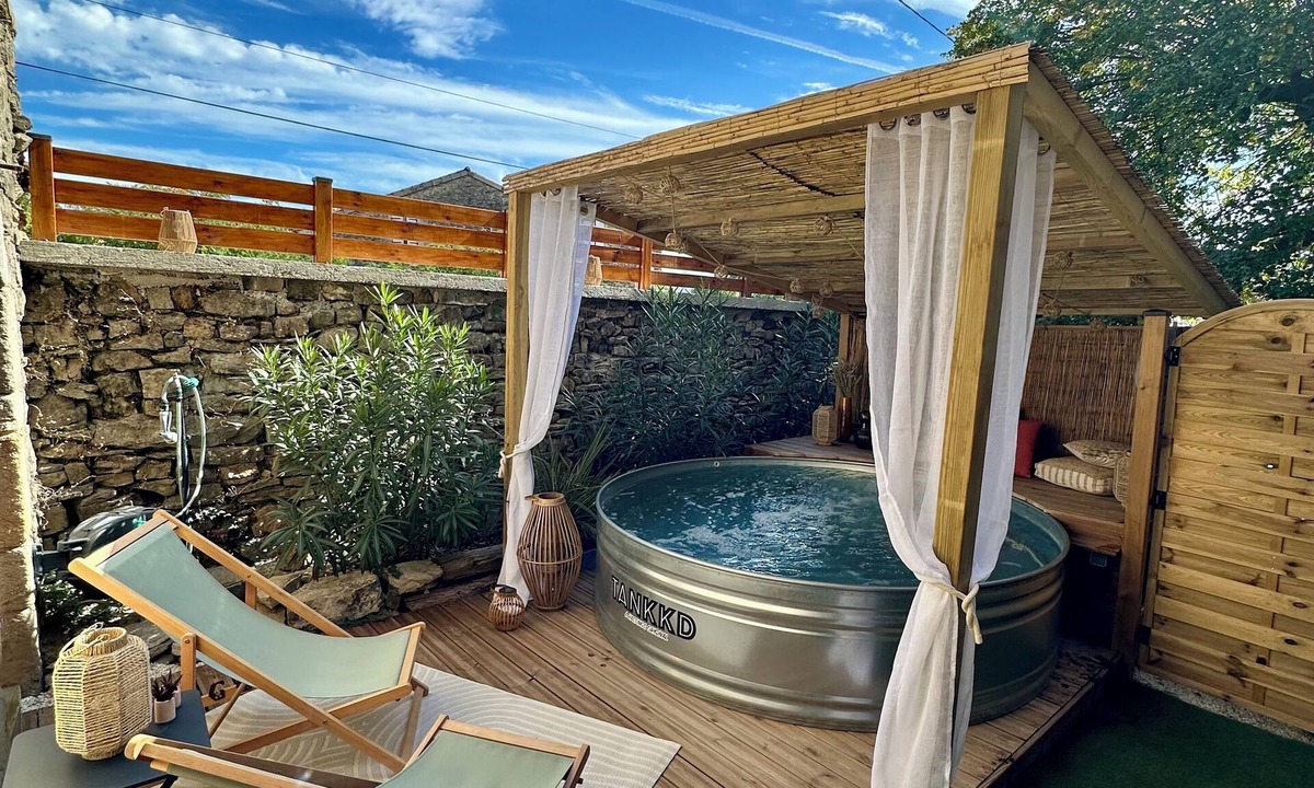 Saint-Etienne-de-Fontbellon Bed & Breakfast | Charming gîte in Ardèche