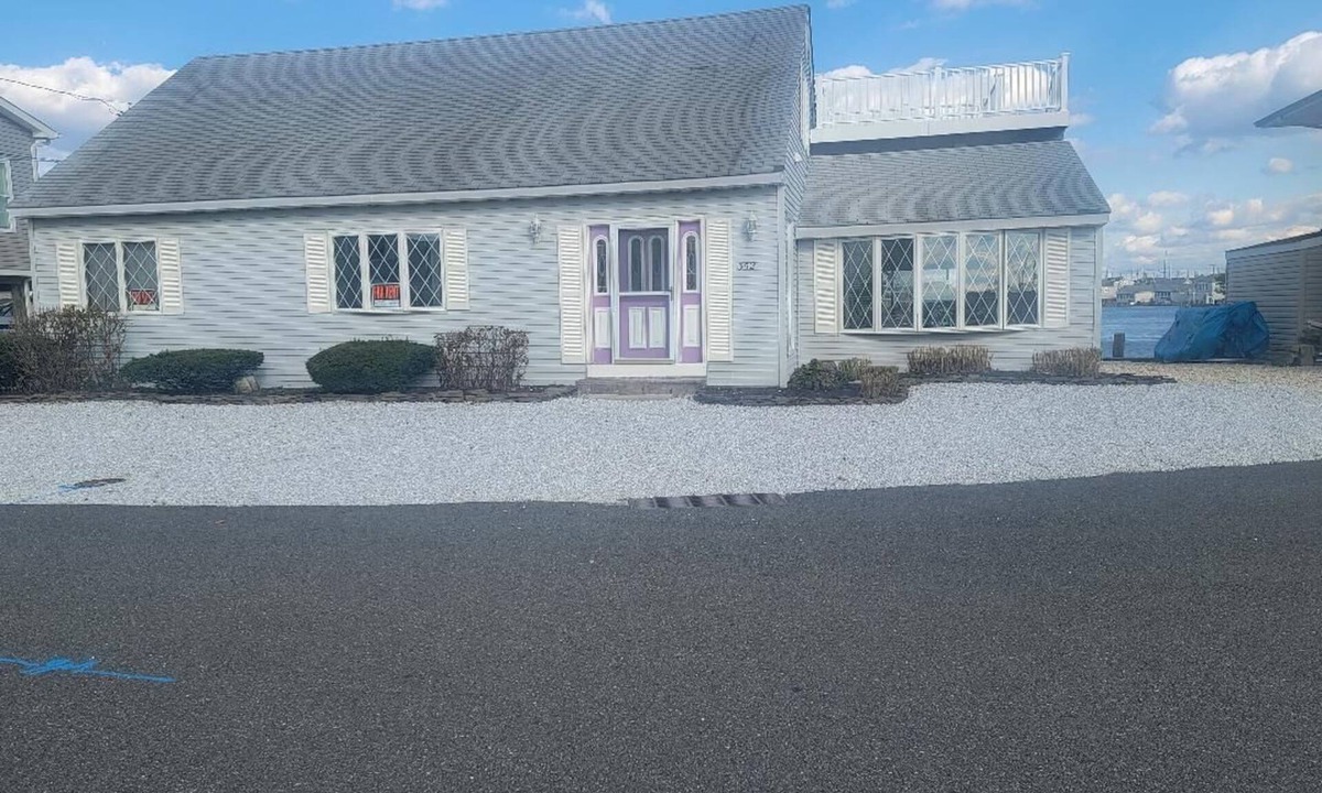 Dover Beaches North House | Chadwick Beach Island 5Br 2 bth Water Front, Spacious Panoramic Bay/water views