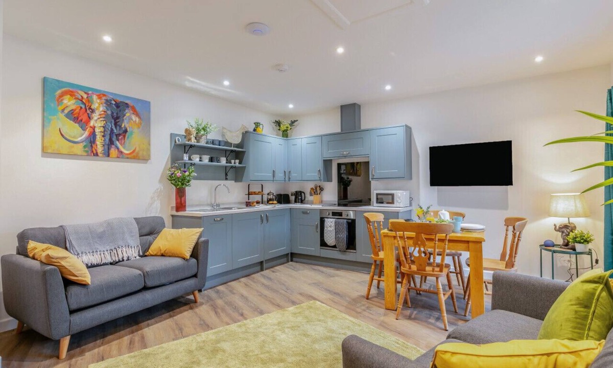 Kenn House | Chaff House - Orange Elephant