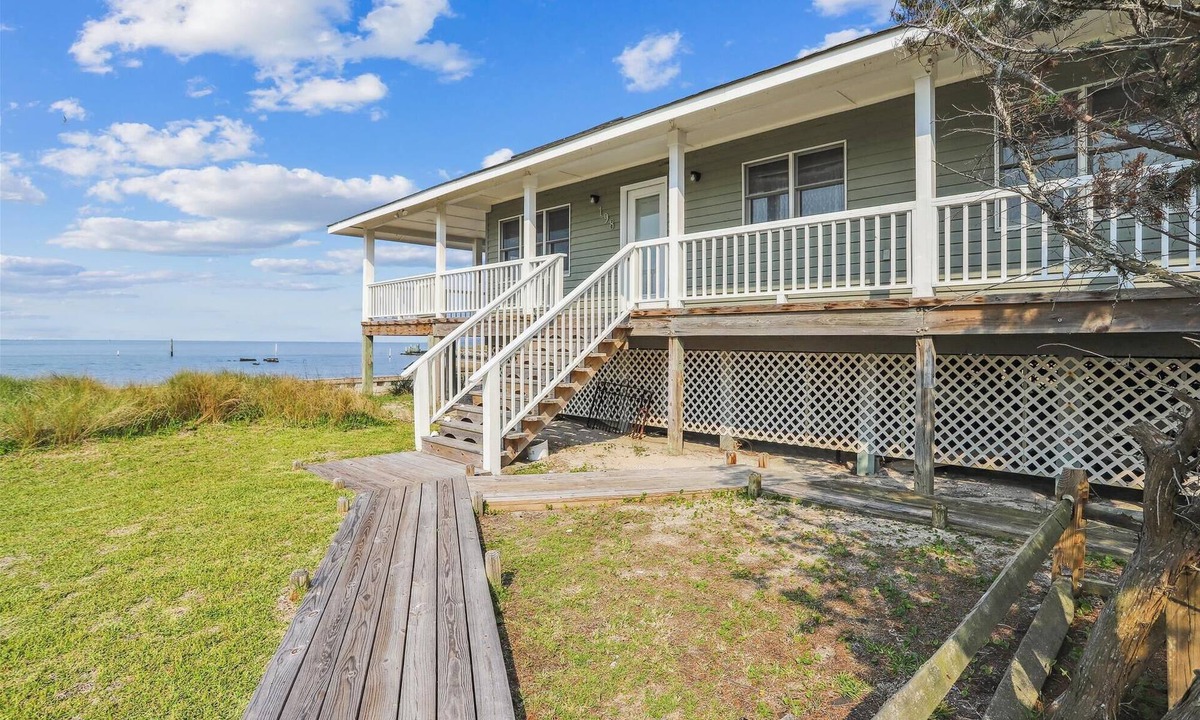 Ocracoke House | Chai Tide - Ocracoke Island