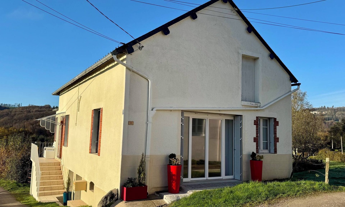 Chateau-Chinon House | CHAINTRE LA VALLEE