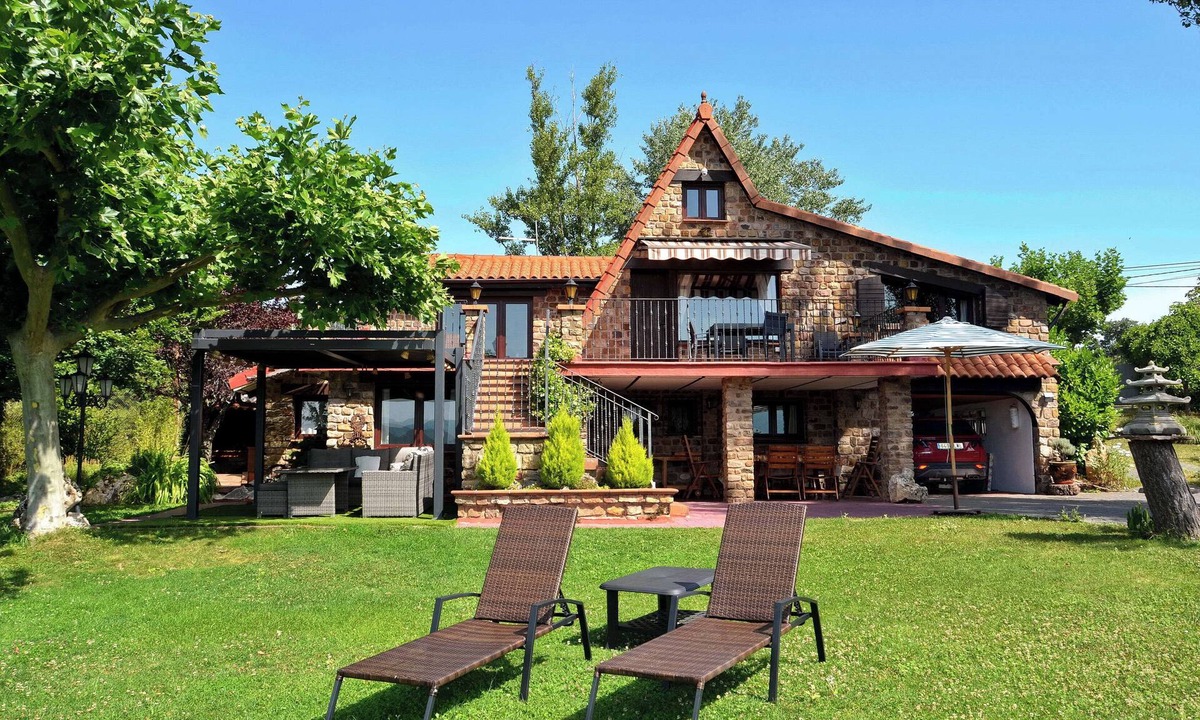 El Rasillo de Cameros Ski Chalet | Chalét Rural Exclusivo a pie del Pantano de El Rasillo