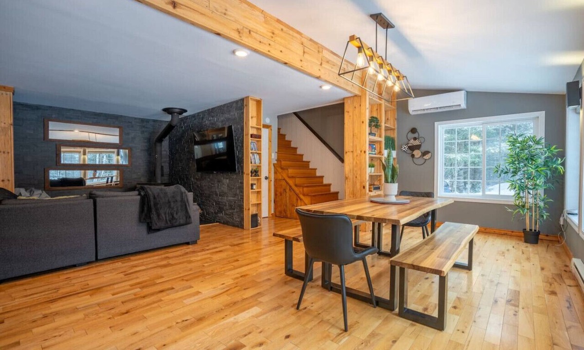 Sainte-Emelie Ski Chalet | Chalet Synergie|Hot Tub | River & Kayaks |Sleeps 8