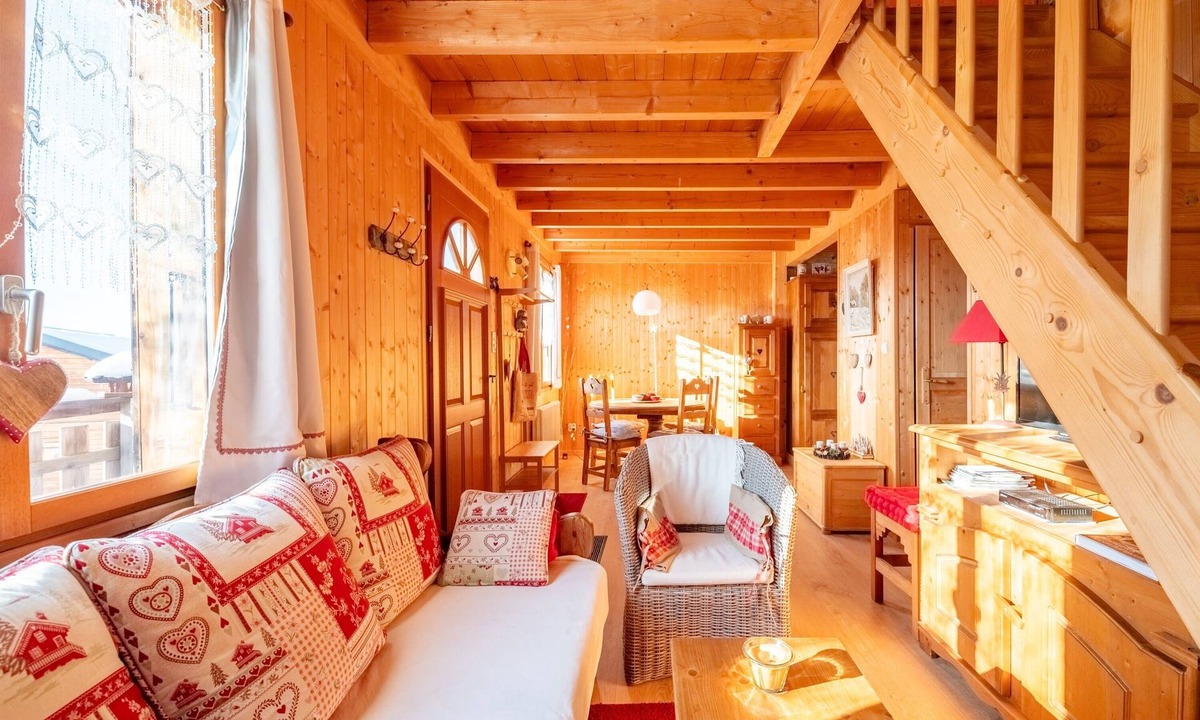 Saint-Laurent-en-Grandvaux House | Chalet L’Embellie - Chalet avec piscine partagée