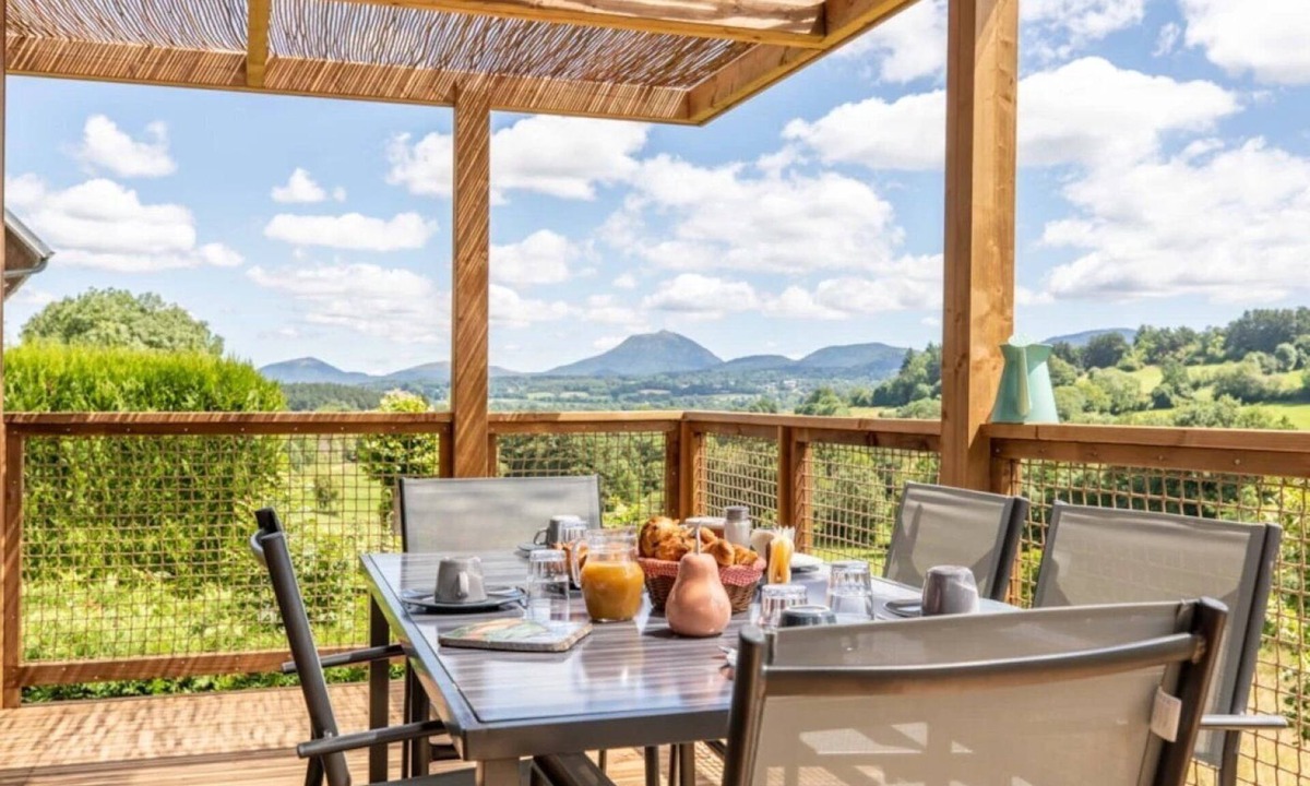 Saint-Bonnet-pres-Orcival Ski Chalet | Chalet 3 étoiles - ccbgbfg