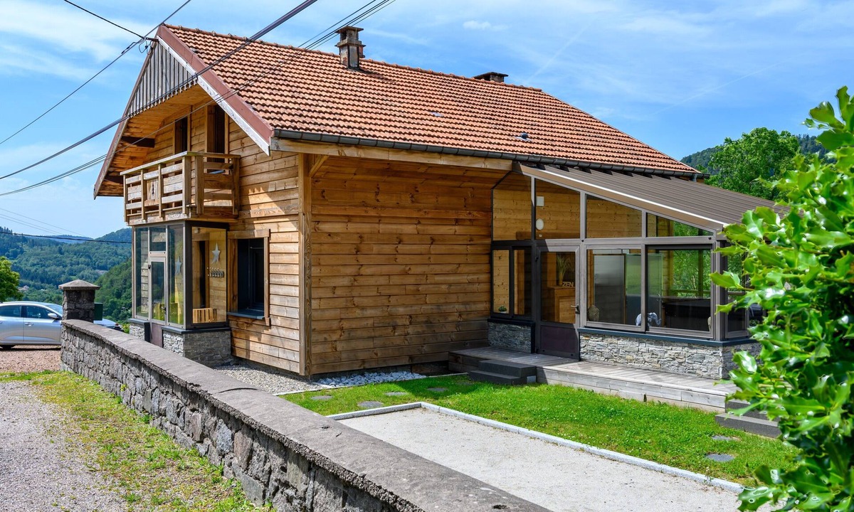 Saint-Maurice-sur-Moselle Ski Chalet | Chalet "Le Brusyna" with Mountain View, Hot Tub, Private Terrace, and Wi-Fi