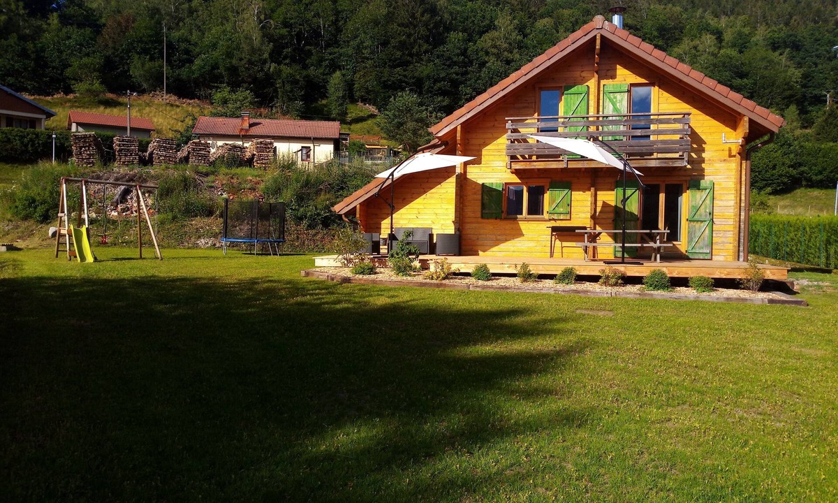Saint-Maurice-sur-Moselle Ski Chalet | "Chalet des Brocards at the foot of the Ballon d'Alsace, pets welcome!