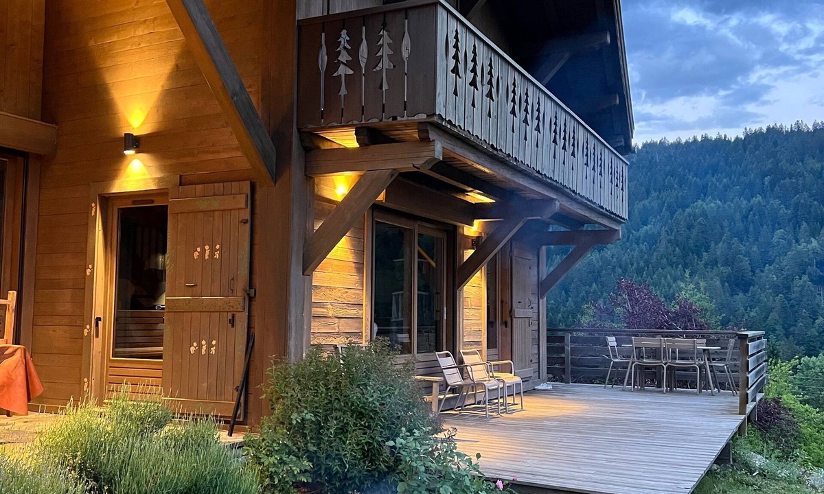 Flumet Ski Chalet | Chalet near Megève