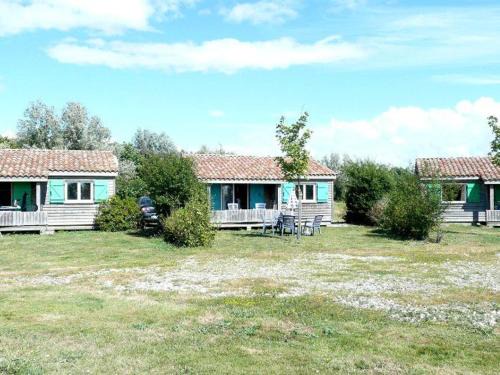 Chaille-les-Marais Other | Chalet à Chaillé-les-Marais - Terrasse et salon de jardin - API-1-52-363