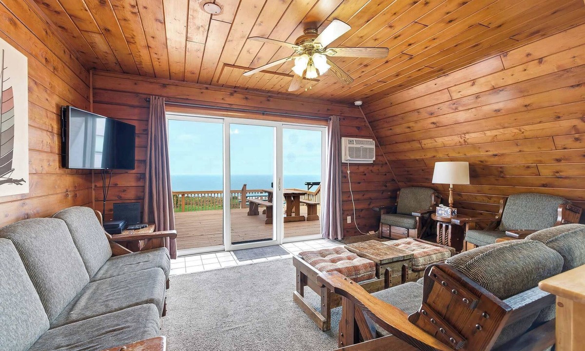 Stevensville Ski Chalet | Chalet #18 w Lake Views & Resort Amenities