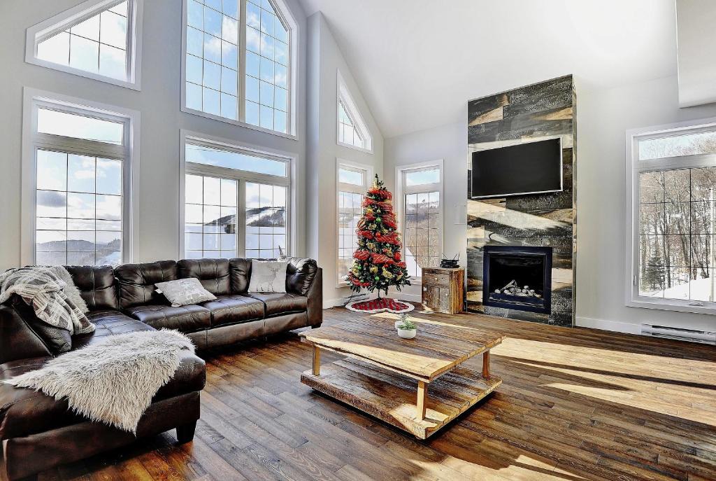 Stoneham Ski Chalet | Chalet 29 Chemin Blanc by Les Chalets Alpins