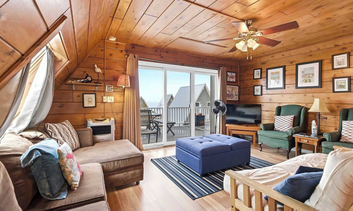 Stevensville Ski Chalet | Chalet #29 Walk to Beach Near Resort Pools