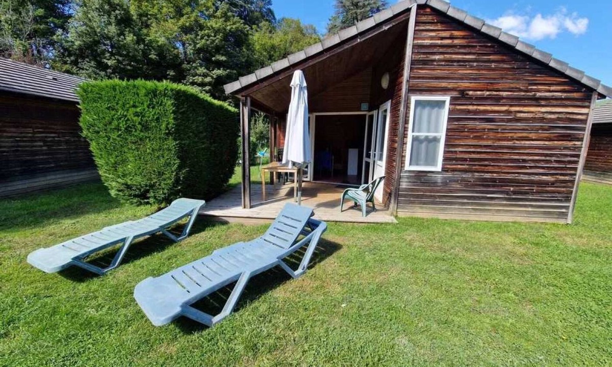 Saint-Geniez-d'Olt Ski Chalet | Chalet 4 étoiles - Parc aquatique - efah0i