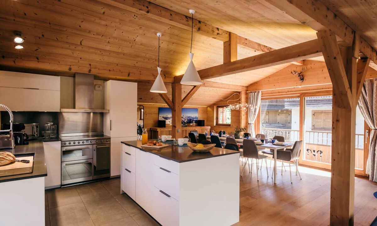 La Clusaz Ski Chalet | Chalet 4★, 15 guests, La Clusaz, sauna, village center, 7 bedrooms