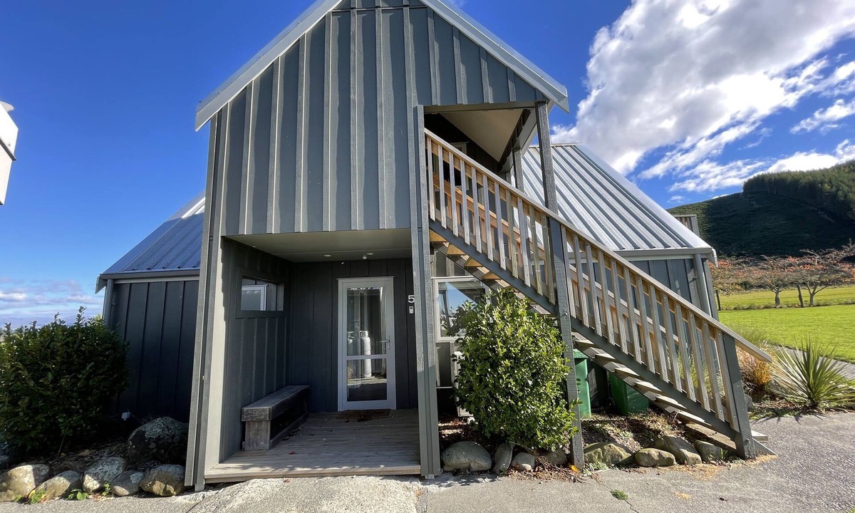 Methven Ski Chalet | Chalet 5 (5 Bed) Pudding Hill