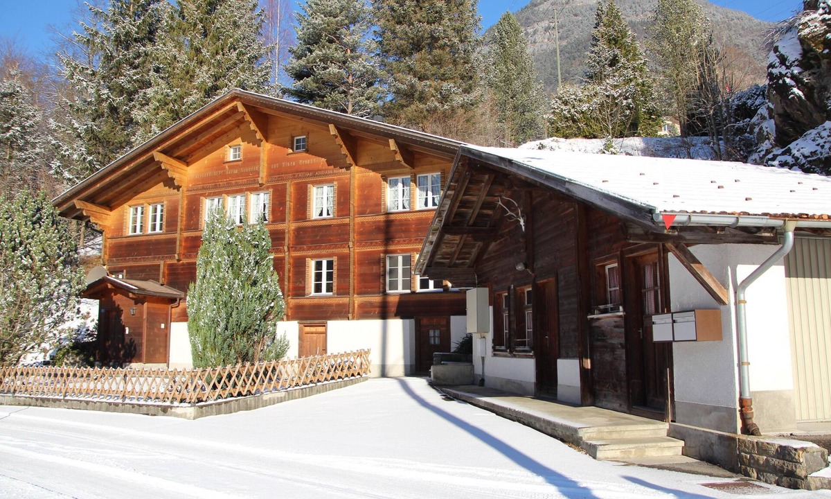 Innertkirchen Ski Chalet | Chalet 9 (whole house)