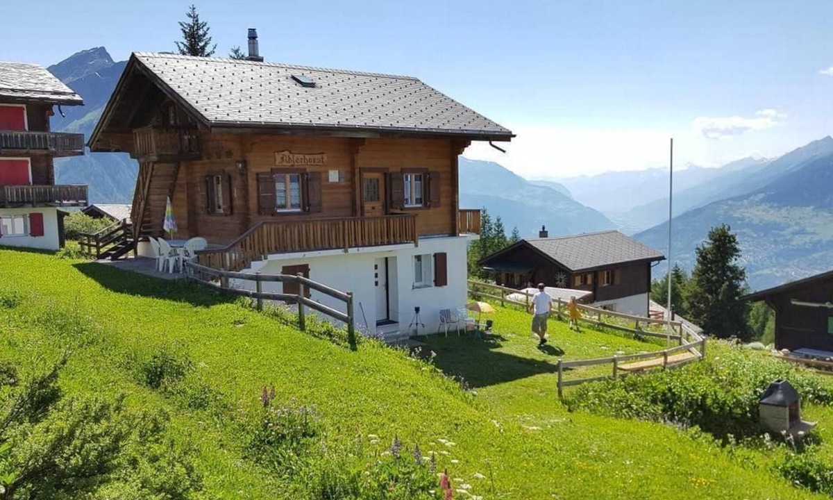 Rosswald Ski Chalet | Chalet Adlerhorst ground floor 3.5 room flat