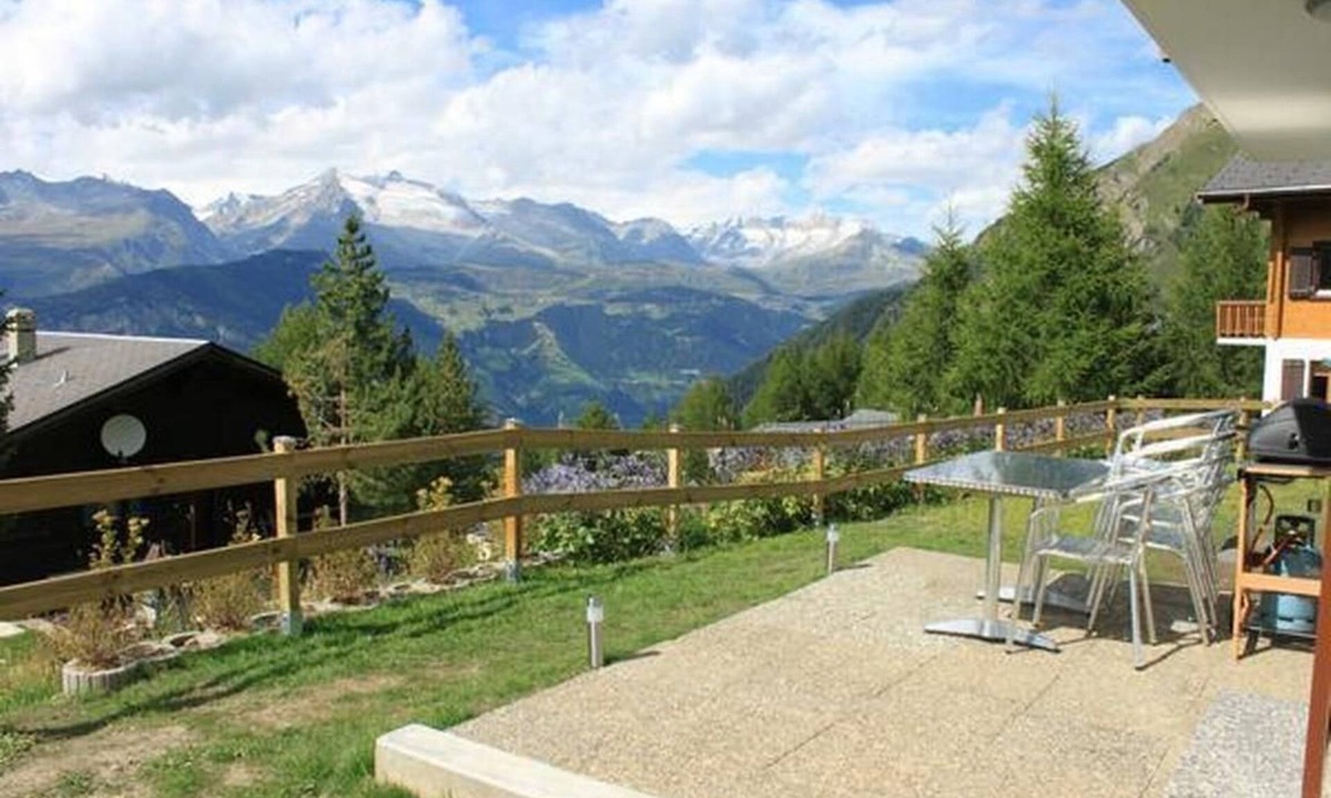 Rosswald Ski Chalet | Chalet Adlerhorst ground floor 3.5 room flat