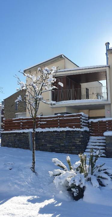 Latas House | Chalet adosado entero, bbq y piscina comunitaria