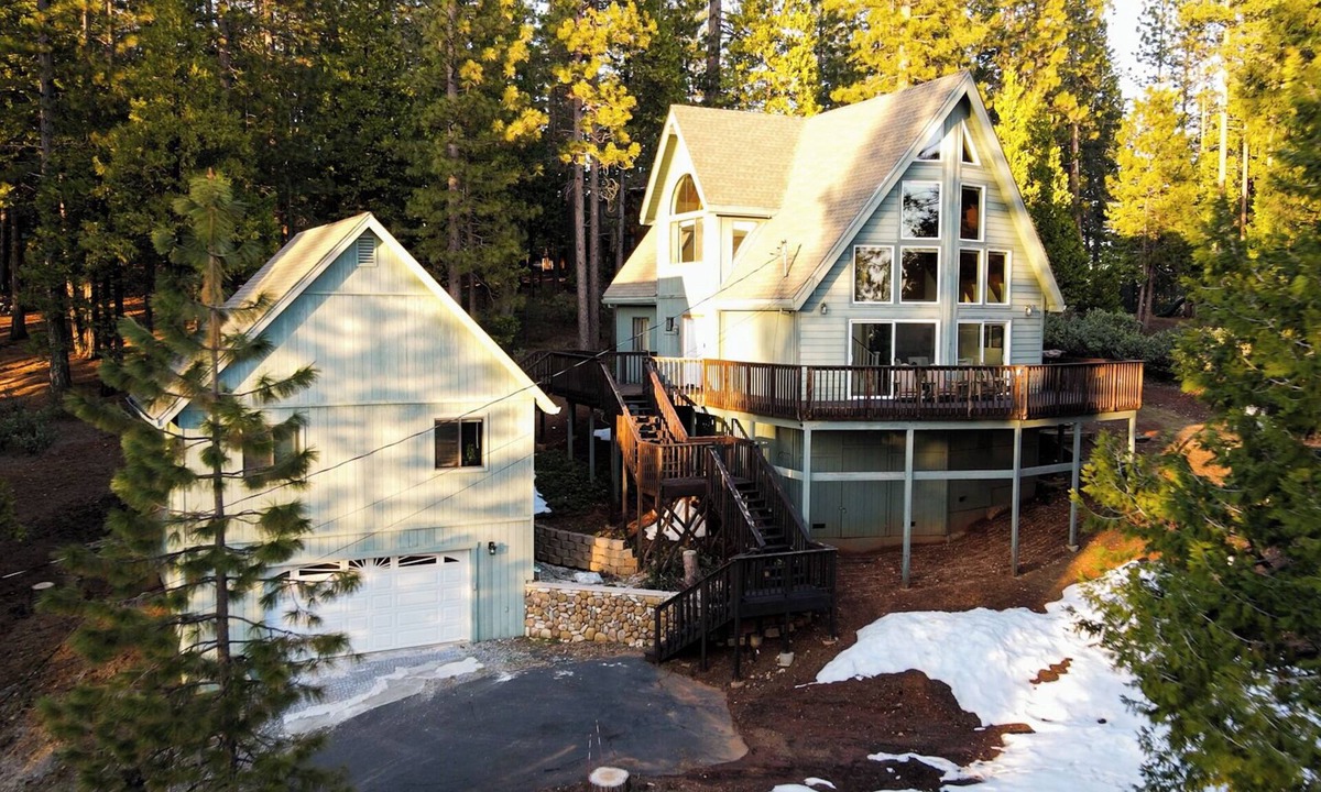 Arnold Ski Chalet | Chalet & ADU w/Hot Tub + Game Room + Bocce