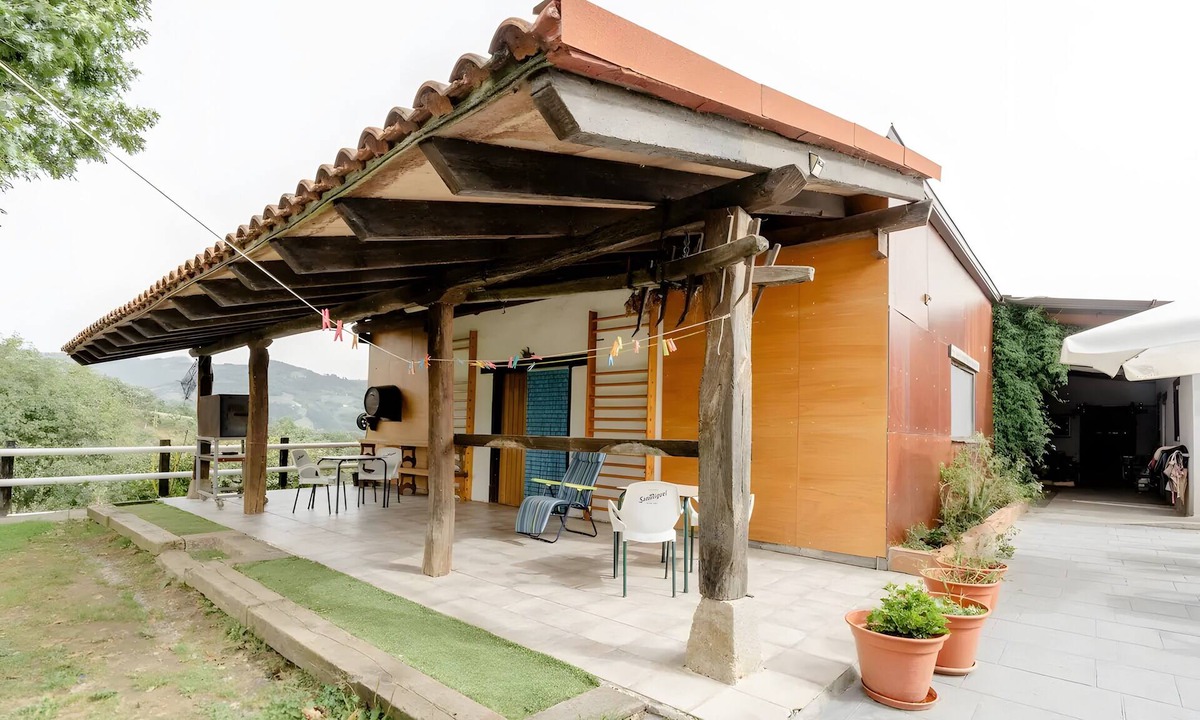 Zaldibia Other | Chalet 'Alarpe Aterpetxea' with Mountain Views, Shared Terrace and Garden
