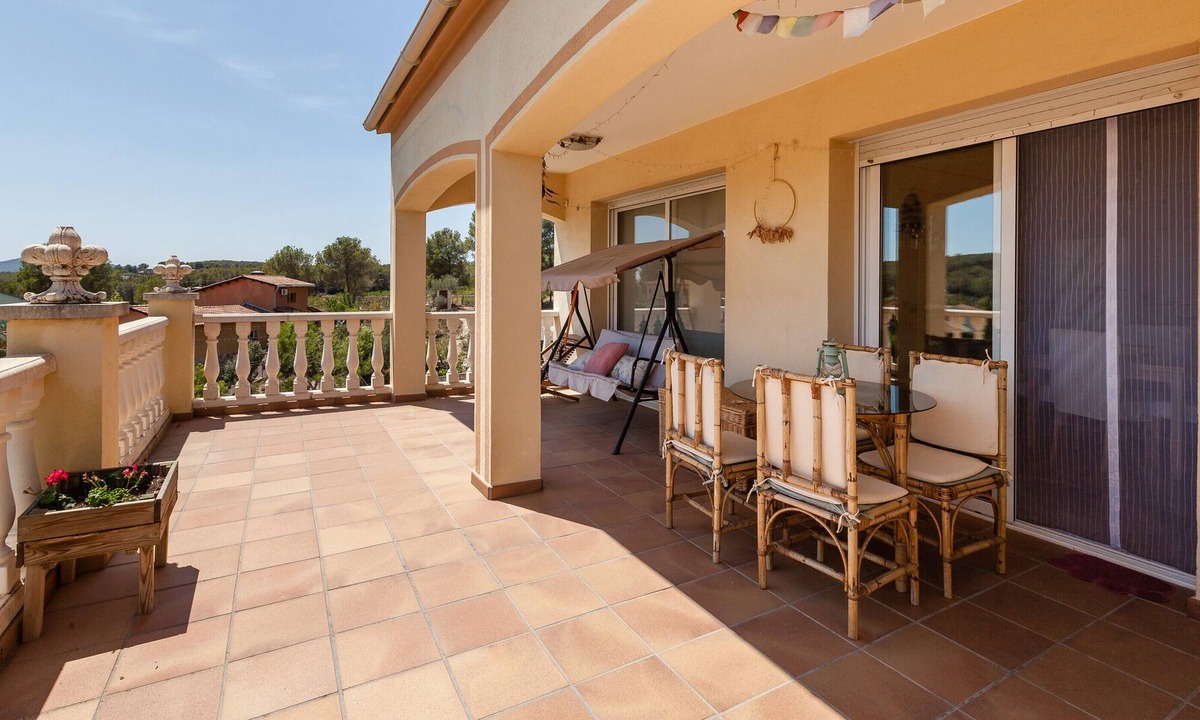 Olivella Ski Chalet | Chalet "Alma" with Mountain View, Private Garden & Wi-Fi