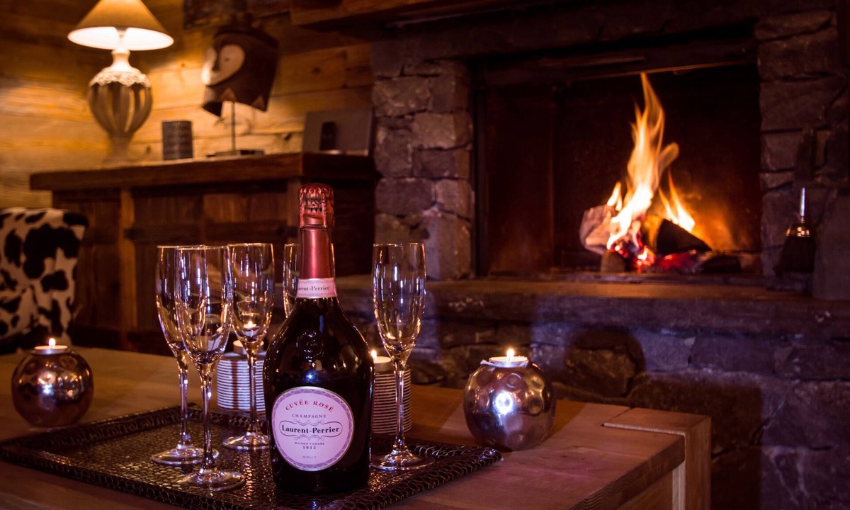 Grimentz Ski Chalet | Chalet Alouette, Grimentz, with wonderful views and great outside jacuzzi