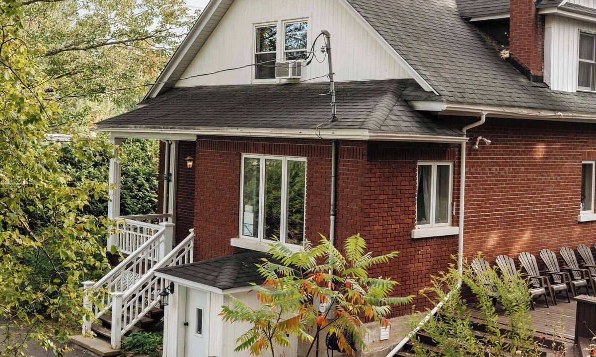 Huberdeau Ski Chalet | Chalet Alpin | Walk to Lake & Beach | Spa & BBQ