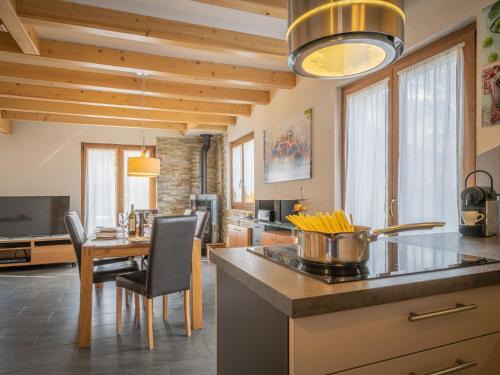 Chamoson Ski Chalet | Chalet Ambigu by Interhome