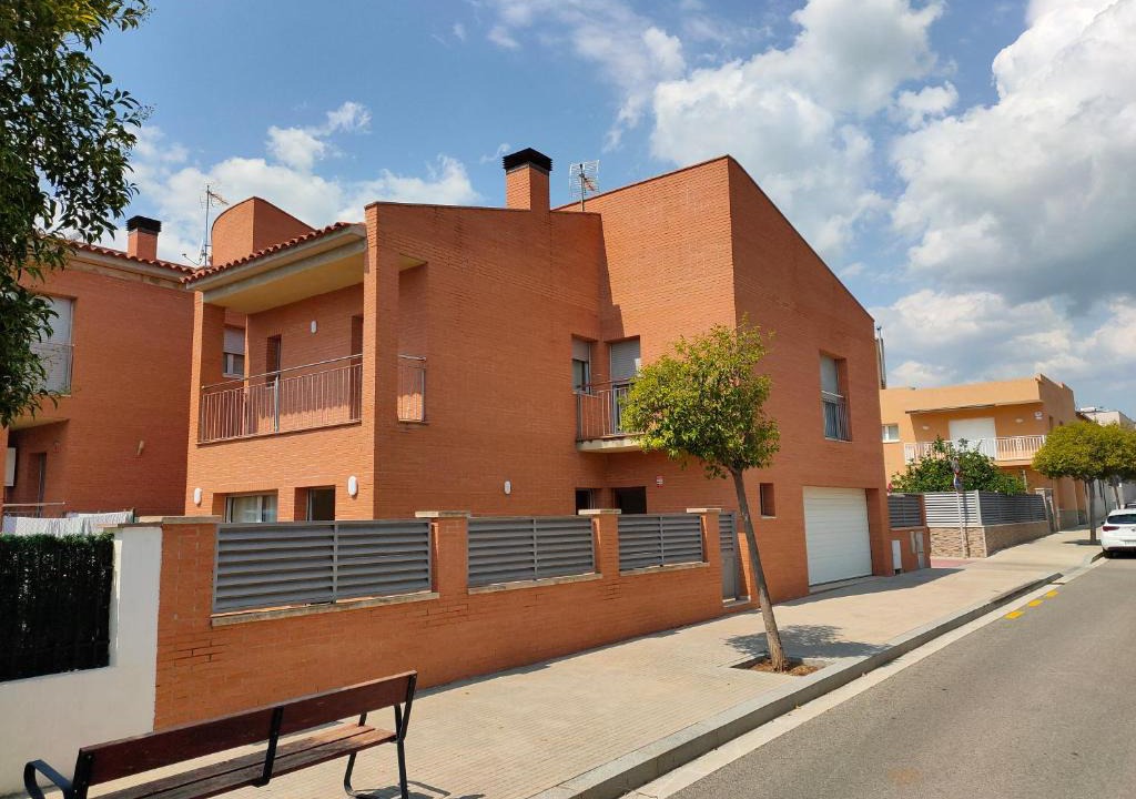 Reus House | Chalet amplio con Jardín y zona barbacoa.